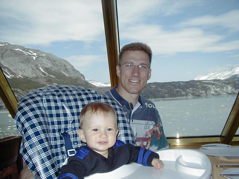 2000/GRANDMAS_FAVORITES/800x600_2000-07-07-Alaska-Cruise-07-Travis-Chance-Dinner.jpg