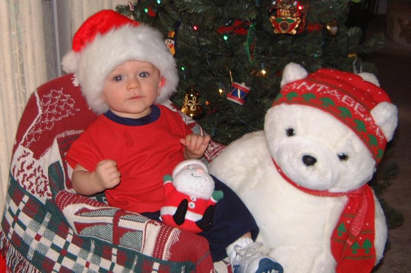 2000/GRANDMAS_FAVORITES/800x600_2000-11-29-16-Vale-XmasTree.JPG