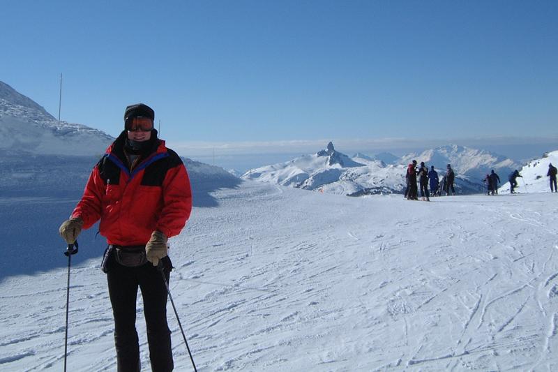 2001/02(February)/2(Whistler_Family_Ski_Trip)/800x600_2001-02-15-9Very-Top-Whistler-8-Below-F.JPG