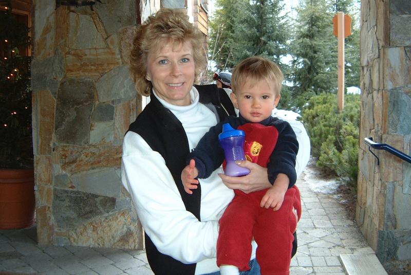 2001/02(February)/2(Whistler_Family_Ski_Trip)/800x600_2001-02-17-6-Waiting-for-departure.JPG