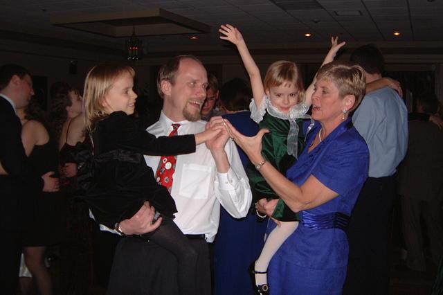 2001/02(February)/3(Joseph_and_Emilys_Wedding)/640x480_2001-02-24-32.JPG