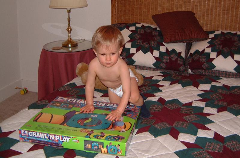 2001/02(February)/4(Chance_Vale_Visit)/800x600_2001-02-27-5-more-bed-fun.JPG