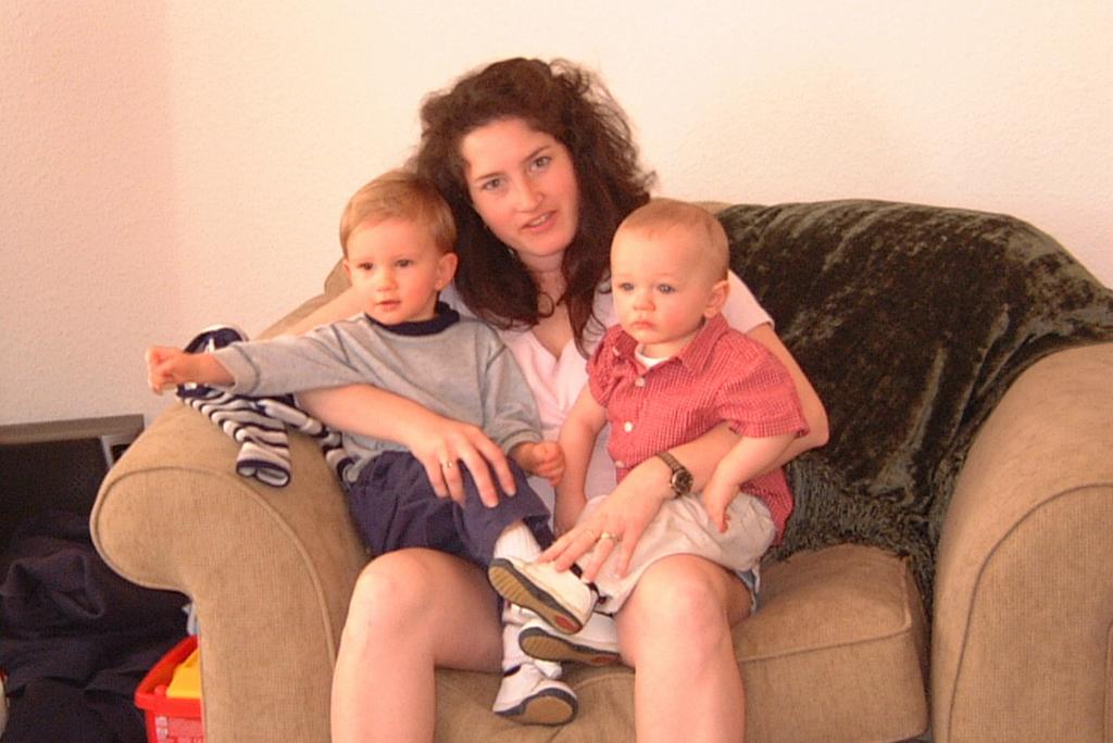 2001-03-04-31-Susie-with-all-three-grandchildren.JPG