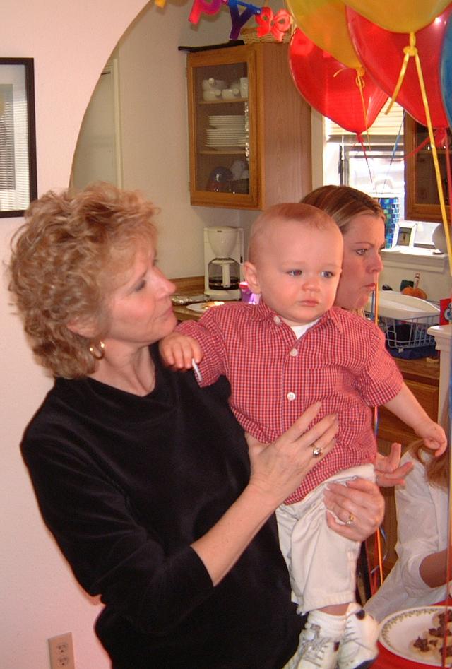 2001/03(March)/Vales_First_Birthday/640x480_2001-03-04-32-Grandma-Greets-Birthday-Boy.JPG