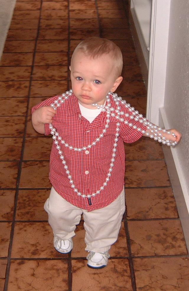2001/04(April)/1(Vale_Beads)/640x480_2001-04-08-4.JPG