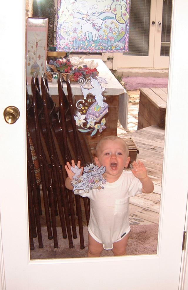 2001/04(April)/2(Bluebonnets_and_Easter_Bunny)/640x480_2001-04-04-37-Vale-Busy.JPG