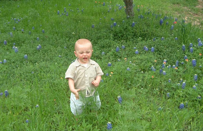 2001/04(April)/2(Bluebonnets_and_Easter_Bunny)/800x600_2001-04-04-25-Vale-Bluebonnets.JPG