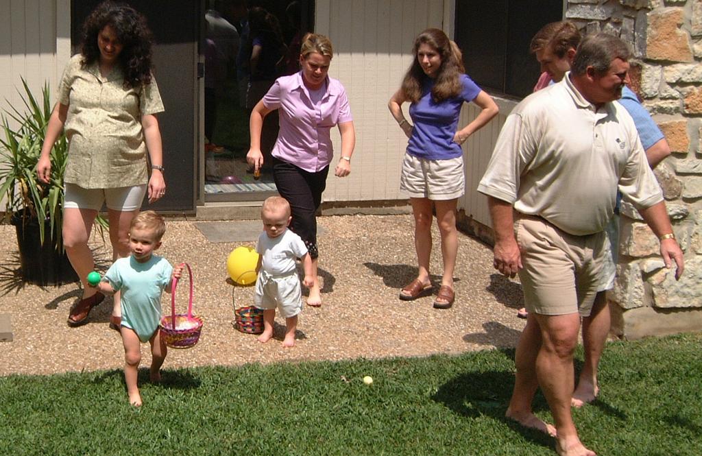 2001-04-15-11-Egg-Hunt.JPG