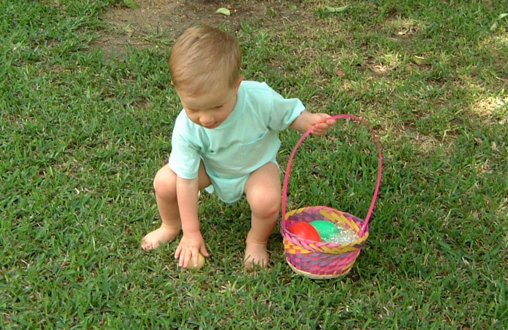 2001-04-15-13-Egg-Hunt.JPG