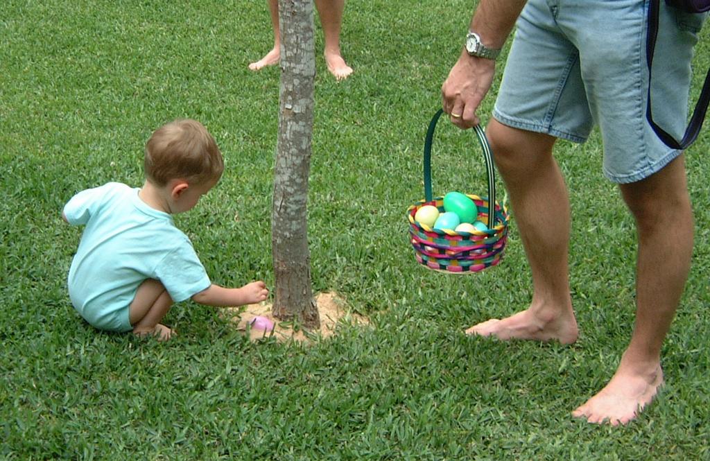 2001-04-15-24-Egg-Hunt.JPG
