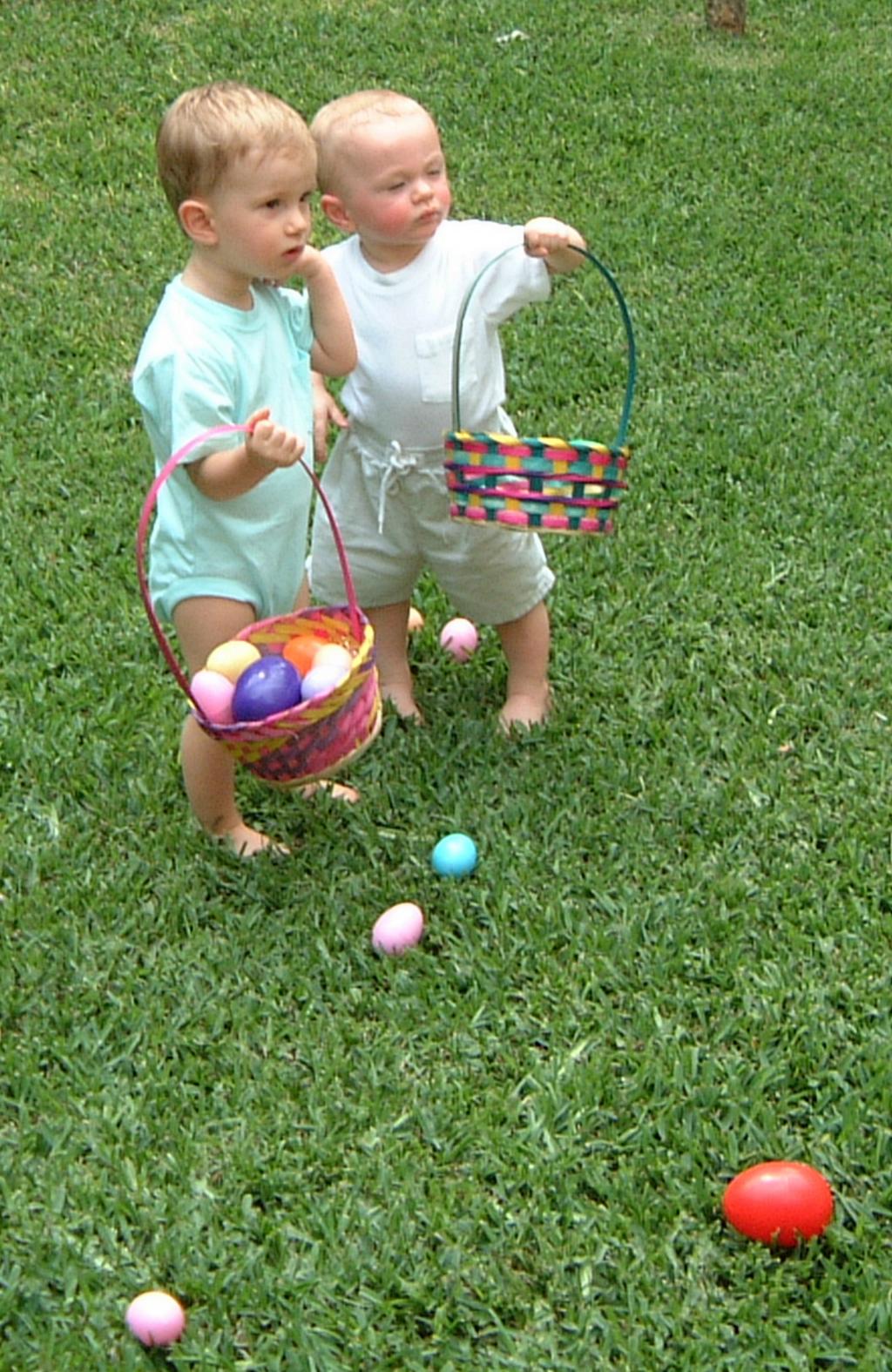 2001-04-15-26-Egg-Hunt.JPG