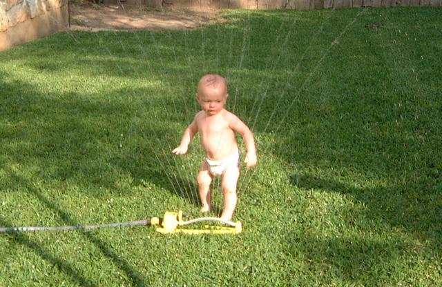 2001/04(April)/3(Easter)/640x480_2001-04-15-38-Fun-in-Sprinkler.JPG