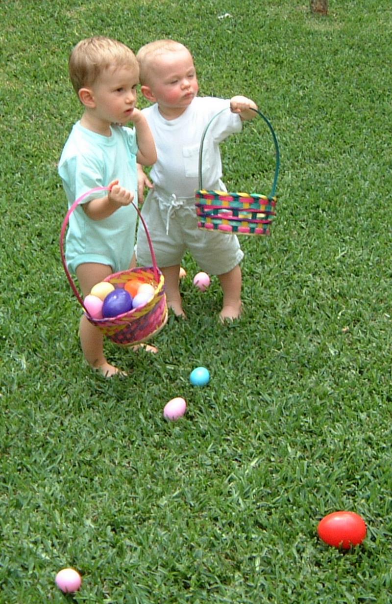 2001-04-15-26-Egg-Hunt.JPG