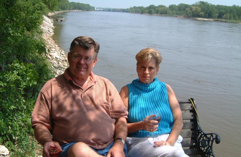 2001/05(May)/1(Visiting_Marci)/800x600_2001-05-13-Mothers-Day-3.JPG