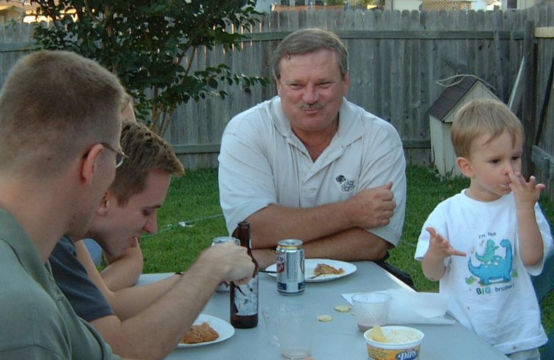 2001/05(May)/3(Susie_Katie_Birthdays)/800x600_2001-05-23-13.JPG