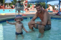 2001/06(June)/1(Justin&Vale_Pool)/2001-06-02-01.JPG