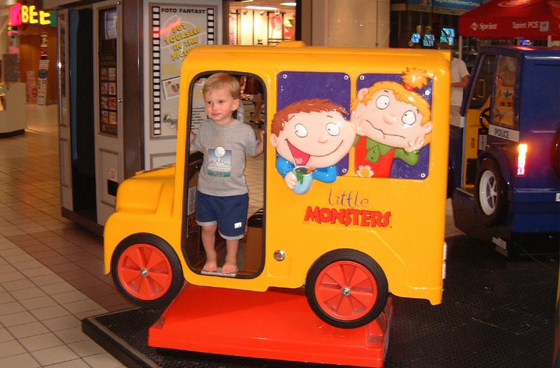 2001-06-06-02-Chance-Mall-Fun.JPG