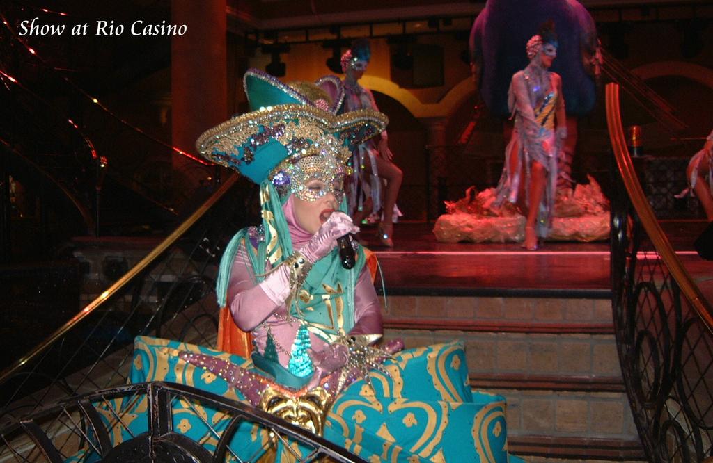 2001/06(June)/3(Sites_of_Las_Vegas)/1024x768_2001-06-10-14.JPG