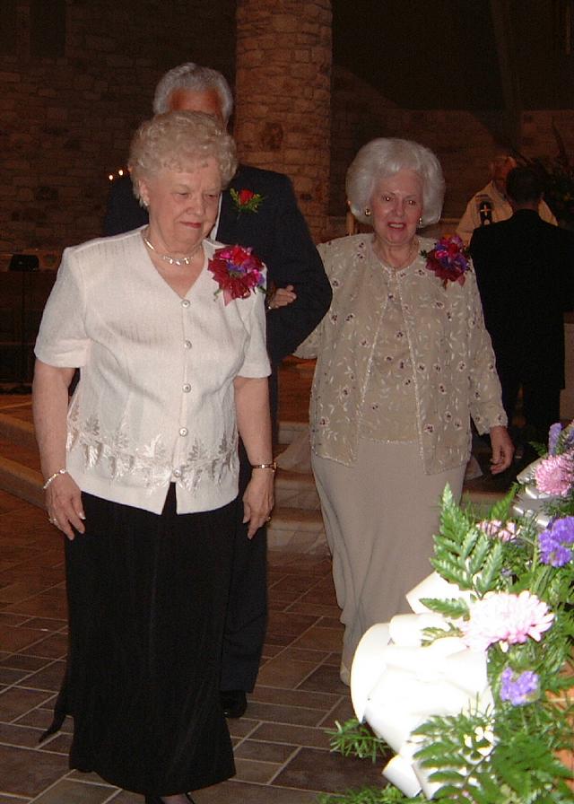 2001/07(July)/02(Daman_Wedding)/640x480_2001-07-07-017-Daman-Wedding.JPG