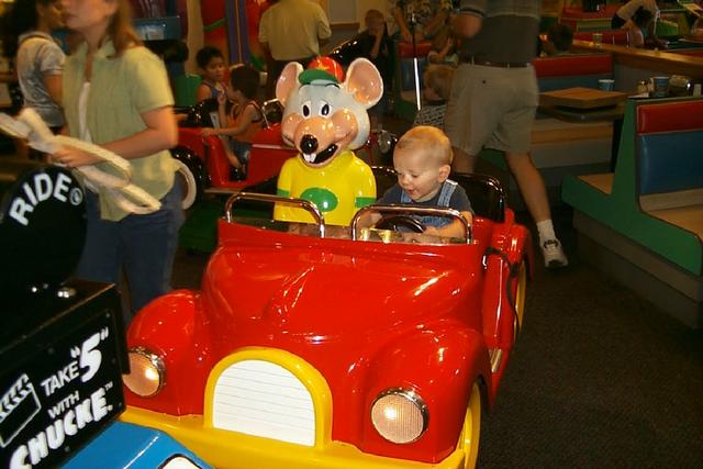 2001-07-10-09-Chucky-Cheese.JPG