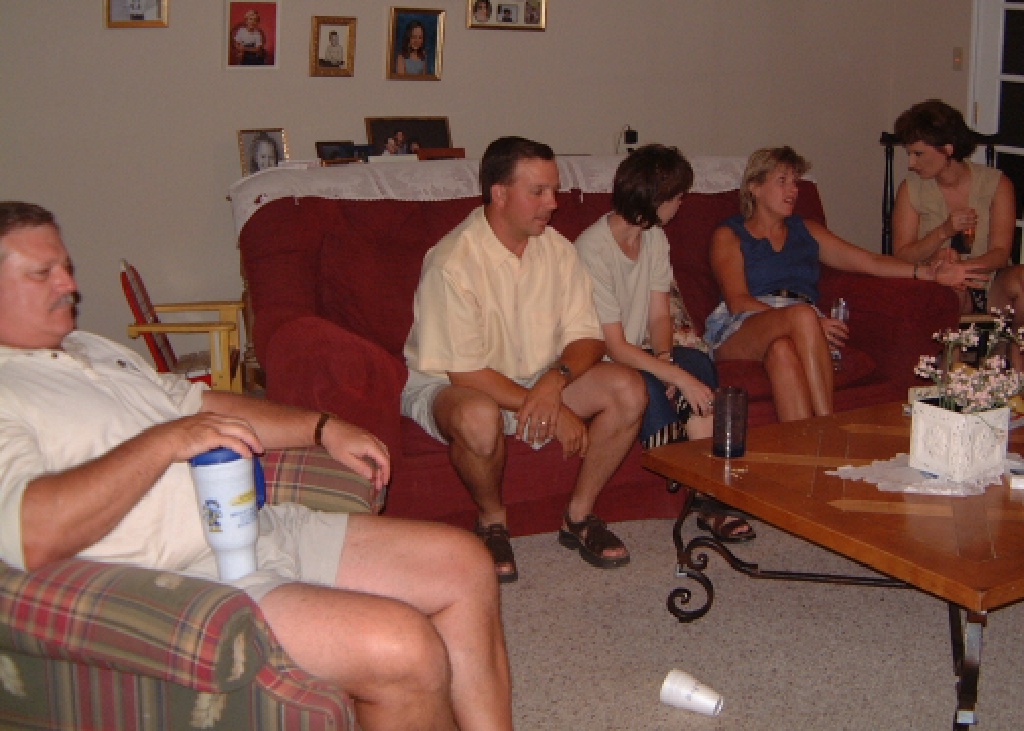 2001/07(July)/06(PrePinehurst-Party)/1024x768_2001-07-22-3-PrePinehurst-Party.JPG