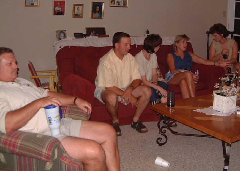 2001/07(July)/06(PrePinehurst-Party)/800x600_2001-07-22-3-PrePinehurst-Party.JPG