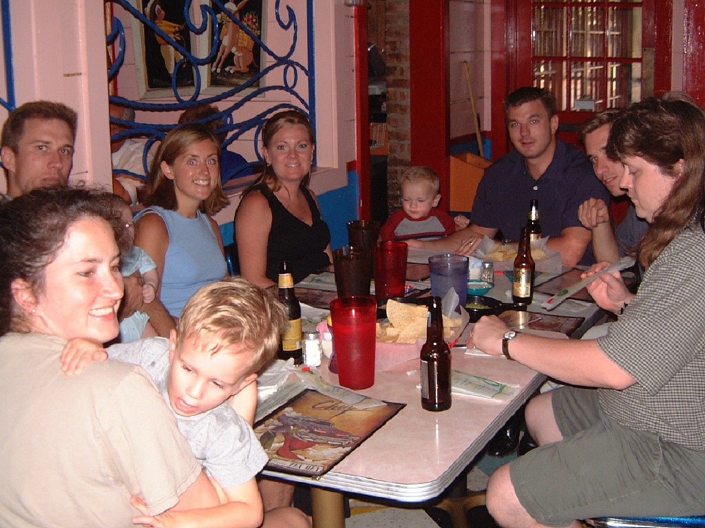2001/08(August)/01(Troy_Visits_Austin)/1024x768_2001-08-07-Troy-Visits-0.JPG