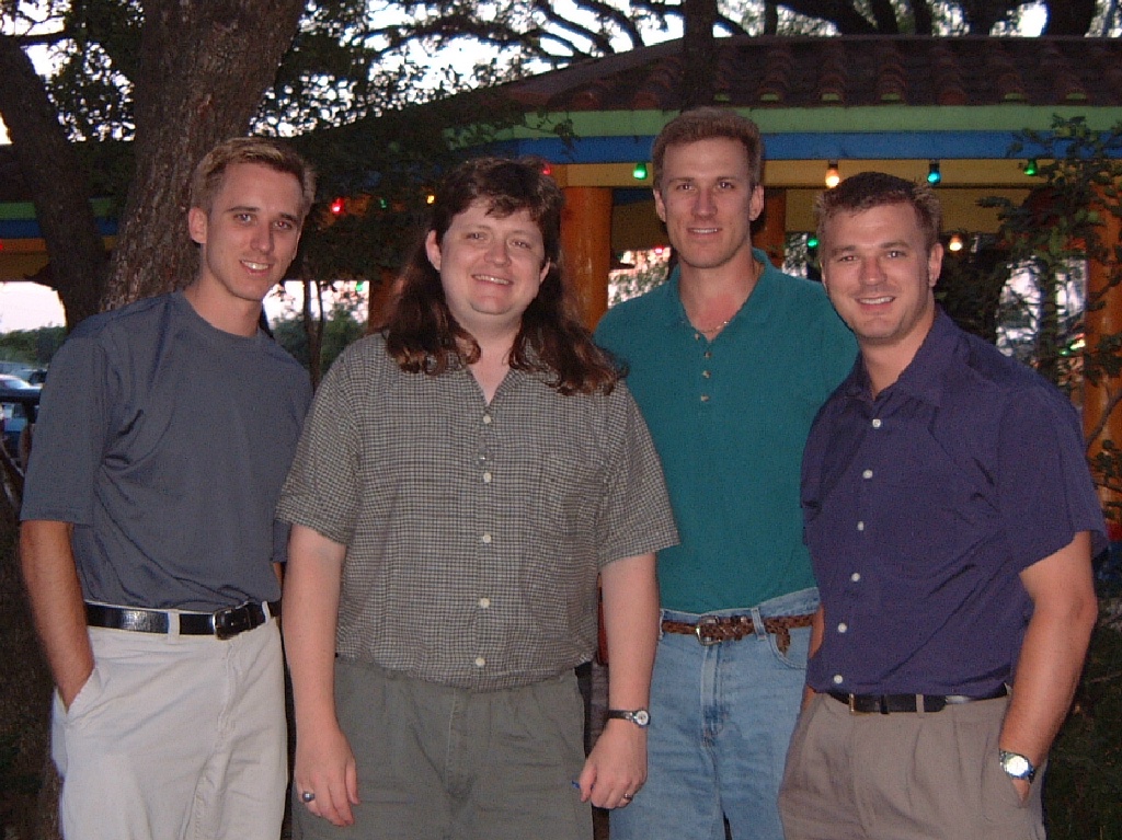 2001/08(August)/01(Troy_Visits_Austin)/1024x768_2001-08-07-Troy-Visits-2.JPG