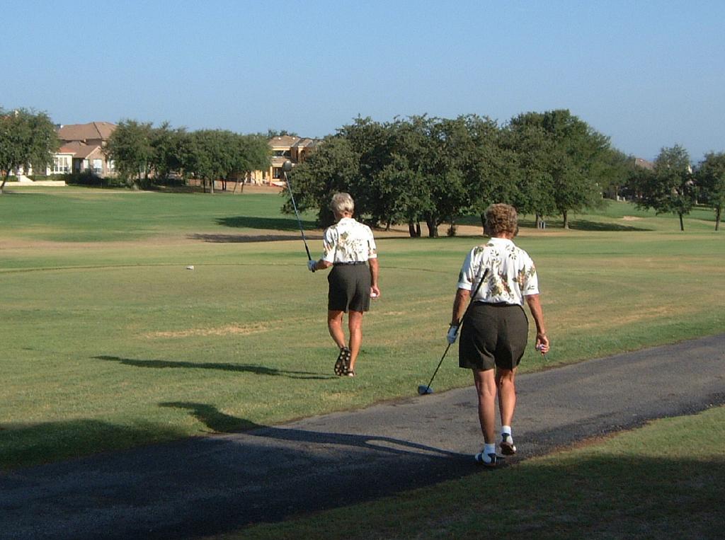 2001/08(August)/03(CCA-Ladies-Pro-Am)/1024x768_2001-08-13-05-1st-Round.JPG
