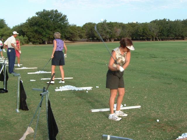 2001/08(August)/03(CCA-Ladies-Pro-Am)/640x480_2001-08-13-01-1st-Round.JPG