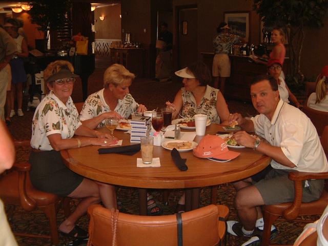 2001/08(August)/03(CCA-Ladies-Pro-Am)/640x480_2001-08-13-10-1st-Round.JPG