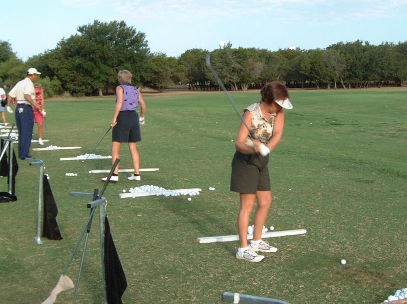 2001/08(August)/03(CCA-Ladies-Pro-Am)/800x600_2001-08-13-01-1st-Round.JPG