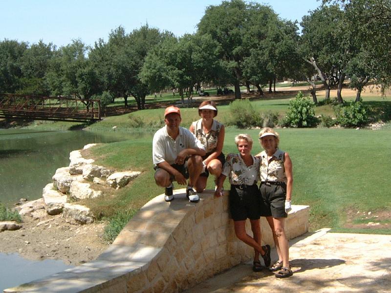 2001/08(August)/03(CCA-Ladies-Pro-Am)/800x600_2001-08-13-09-1st-Round.JPG