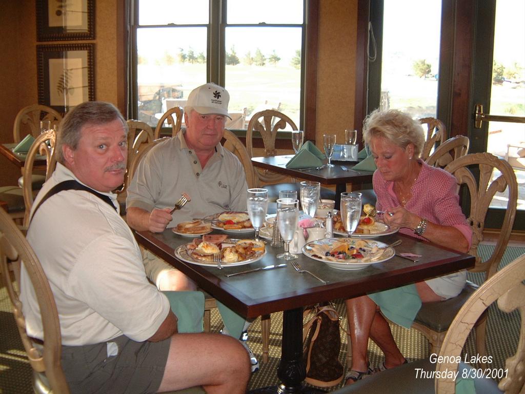 2001/08(August)/04(Tahoe-Golf)/1024x768_2001-08-30-1-Genoa-Lakes.JPG