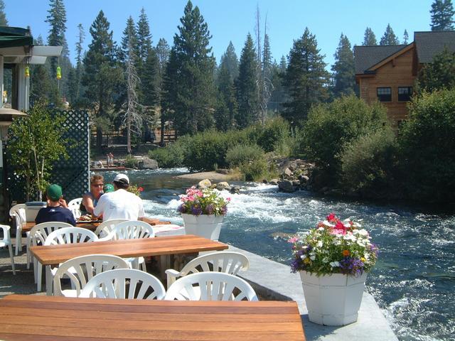 2001/08(August)/04(Tahoe-Golf)/640x480_2001-08-29-6-Squaw-Valley.JPG