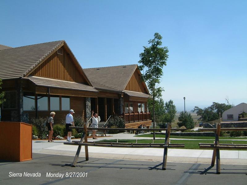 2001/08(August)/04(Tahoe-Golf)/800x600_2001-08-27-1-Sierra-Nevada.JPG
