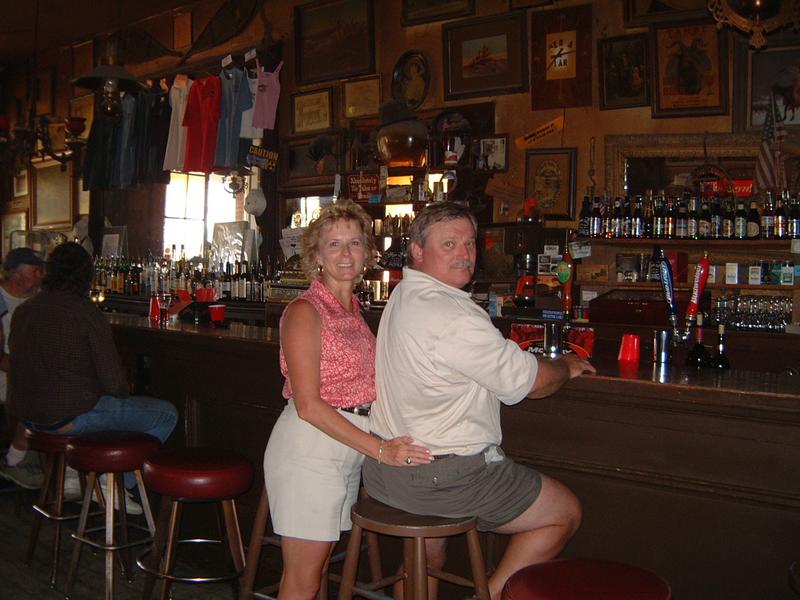 2001/08(August)/04(Tahoe-Golf)/800x600_2001-08-30-6-Oldest-Nevada-Bar.JPG