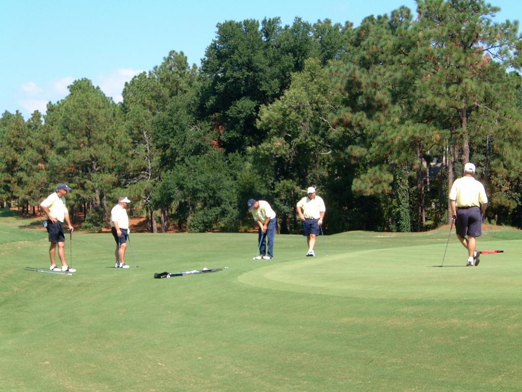 2001/09(September)/01(Pinehurst)/2nd-Day/1024x768_2001-09-07-04-Pinehurst-2.JPG
