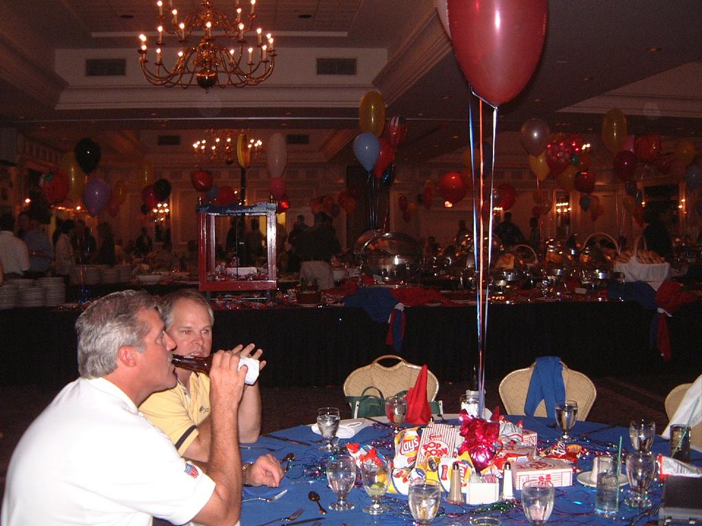 2001/09(September)/01(Pinehurst)/2nd-Day/1024x768_2001-09-07-30-Circus-Night.JPG