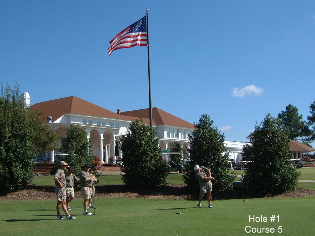 2001/09(September)/01(Pinehurst)/3rd-Day/1024x768_2001-09-08-19-Pinehurst-5.JPG