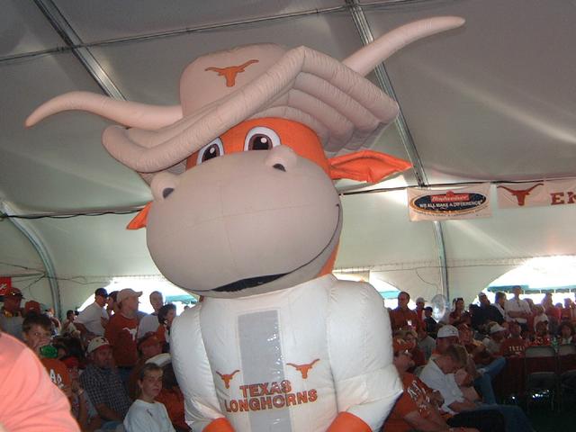 2001/09(September)/03(Texas-Tailgaters)/640x480_2001-09-29-04.JPG