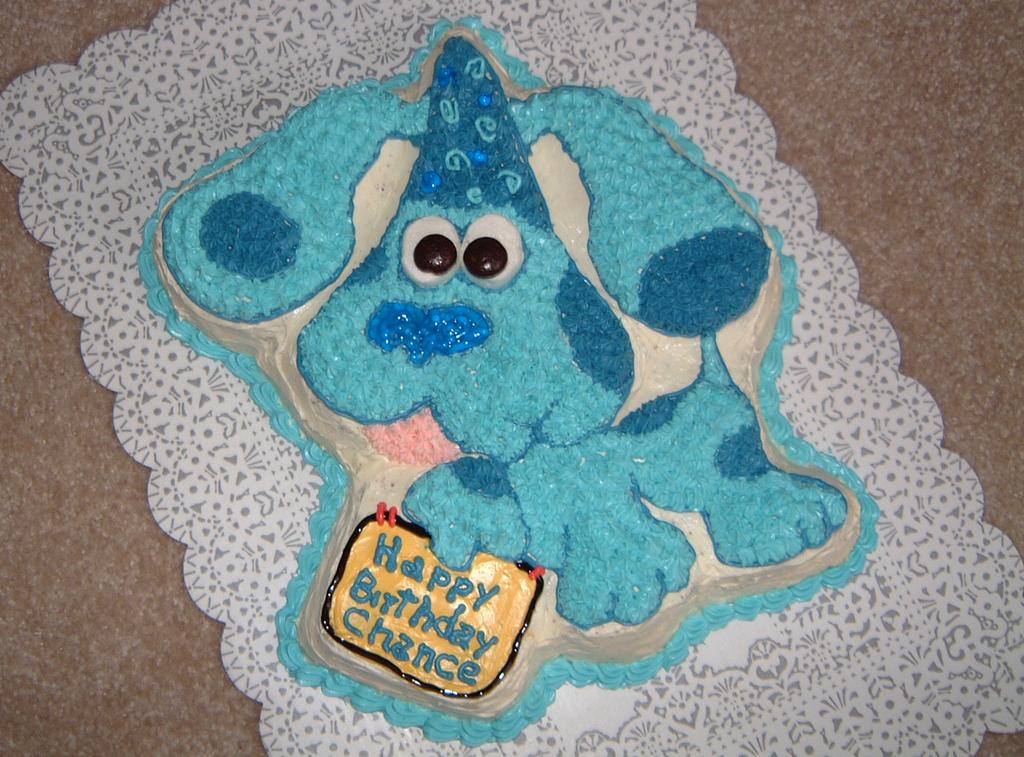 2001/10(October)/01(Chances_Birthday)/1024x768_2001-10-05-01-Blues-Clue-Cake.JPG
