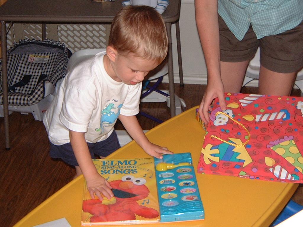 2001-10-05-15-Chance-2nd-birthday.JPG