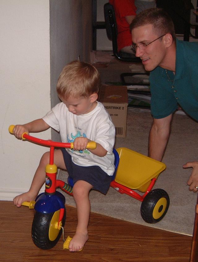 2001-10-05-09-Chance-2nd-birthday.JPG