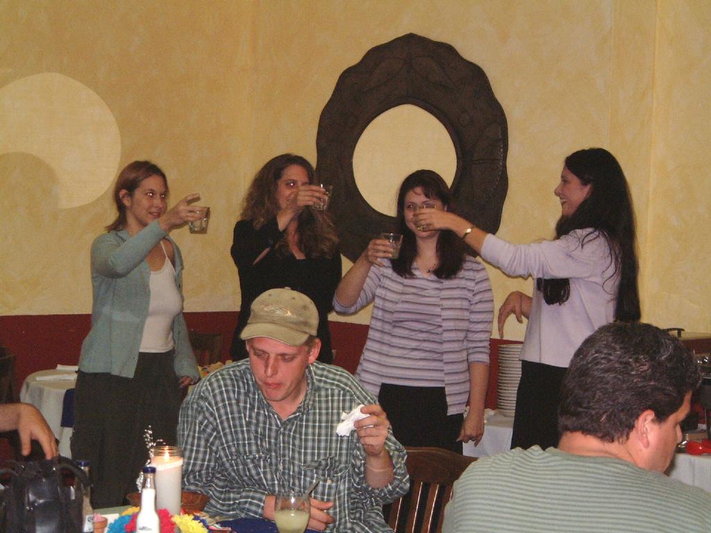 2001/10(October)/03(Troll-Rehearsal-Dinner)/1024x768_2001-10-26-07-Rehearsal-Dinner.JPG