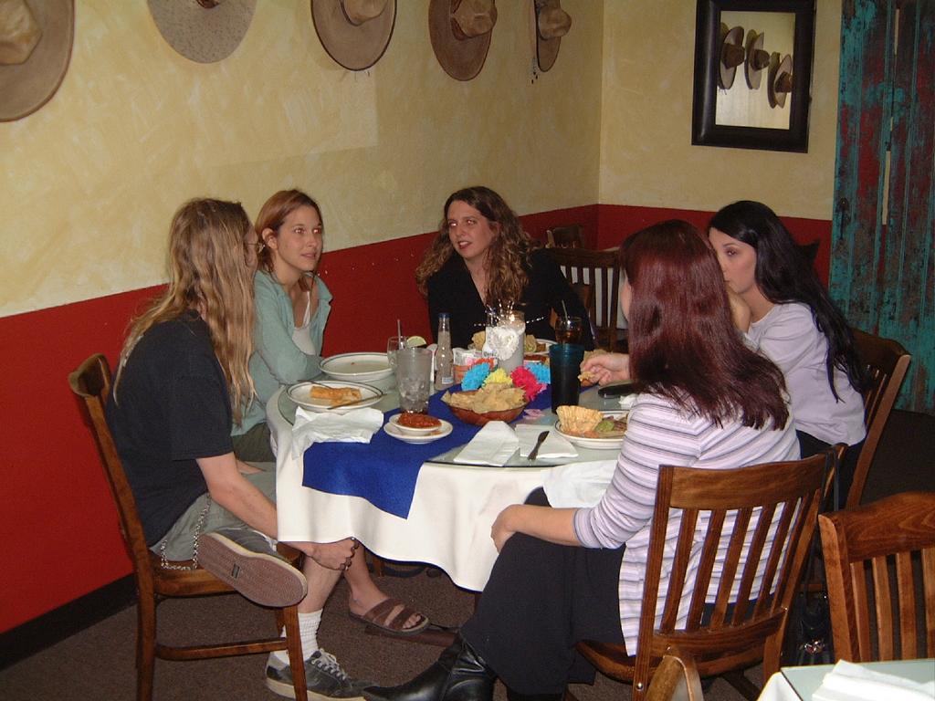 2001/10(October)/03(Troll-Rehearsal-Dinner)/1024x768_2001-10-26-12-Rehearsal-Dinner.JPG