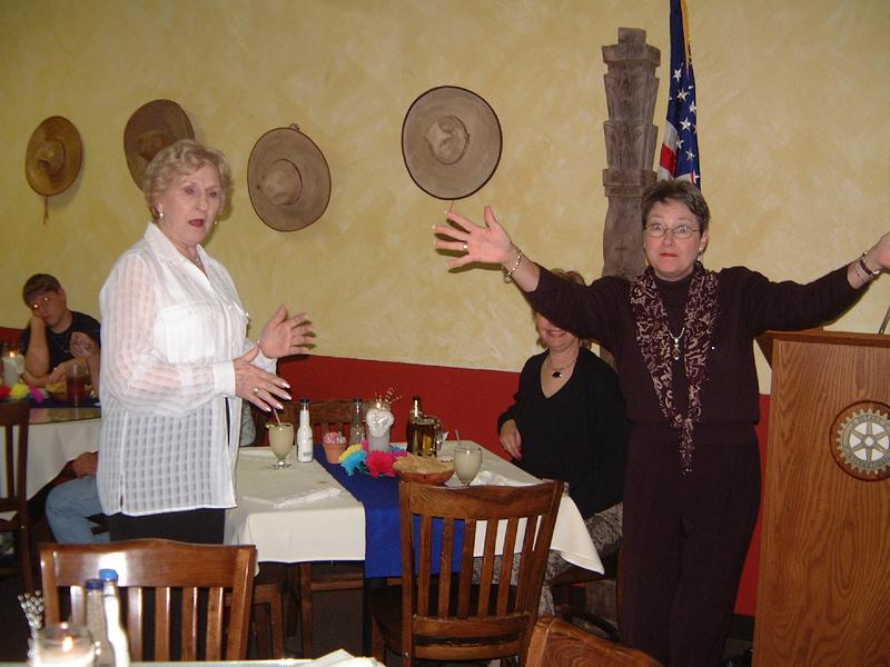 2001/10(October)/03(Troll-Rehearsal-Dinner)/800x600_2001-10-26-01-Rehearsal-Dinner.JPG