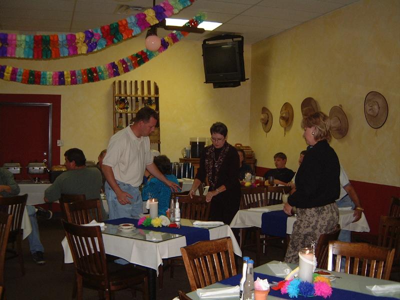 2001/10(October)/03(Troll-Rehearsal-Dinner)/800x600_2001-10-26-03-Rehearsal-Dinner.JPG
