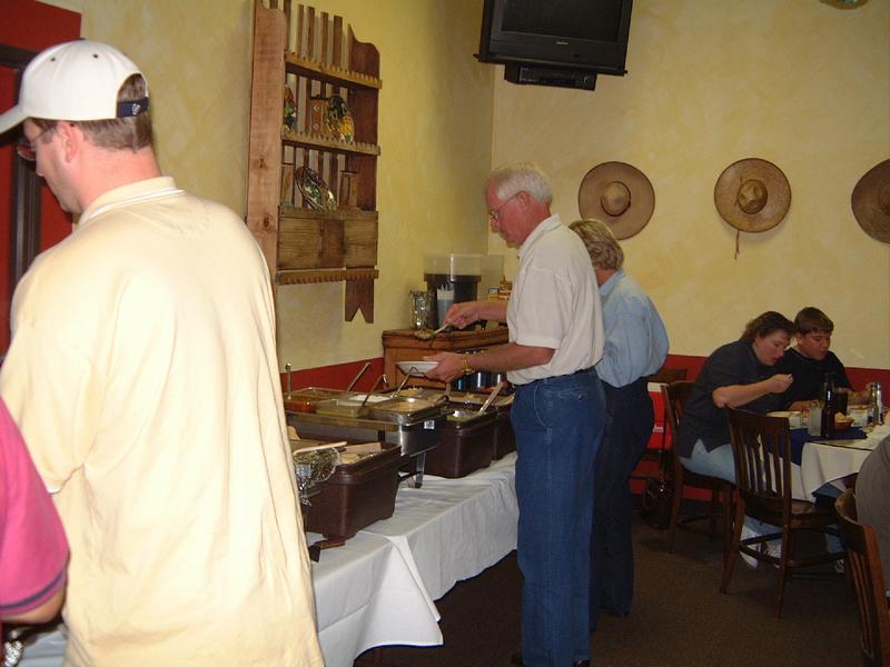 2001/10(October)/03(Troll-Rehearsal-Dinner)/800x600_2001-10-26-10-Rehearsal-Dinner.JPG