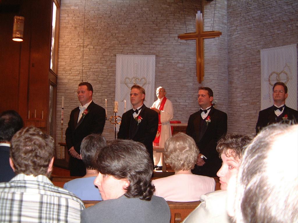 2001/10(October)/04(Wedding)/1024x768_2001-10-27-02.JPG